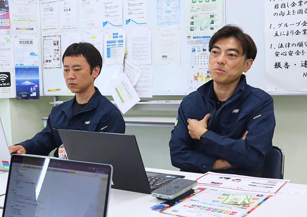 インタビューに答える日本ダストの社員お二人